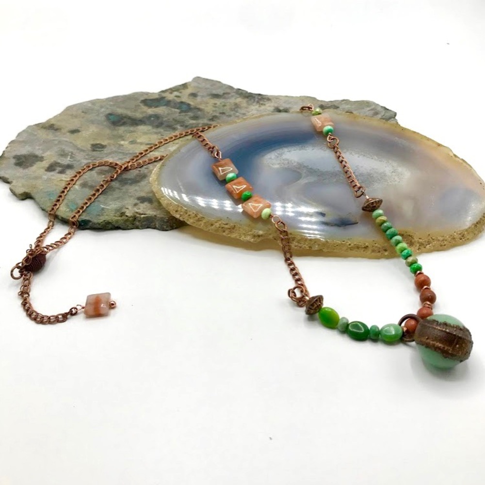 Beautiful Copper & Jade Necklace - Picture 3 of 4